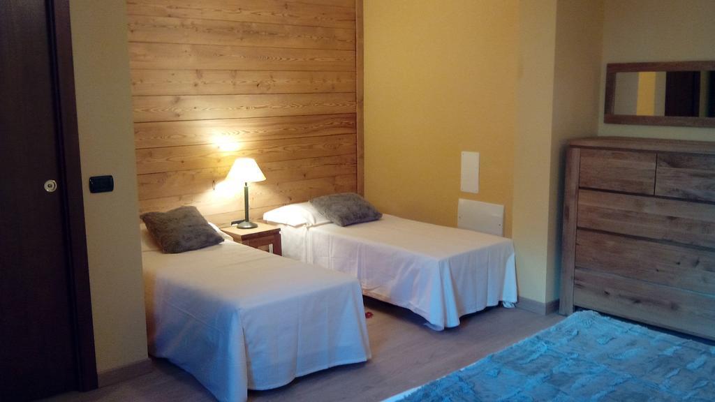 Chalet Alpina Hotel & Apartments La Thuile Room photo