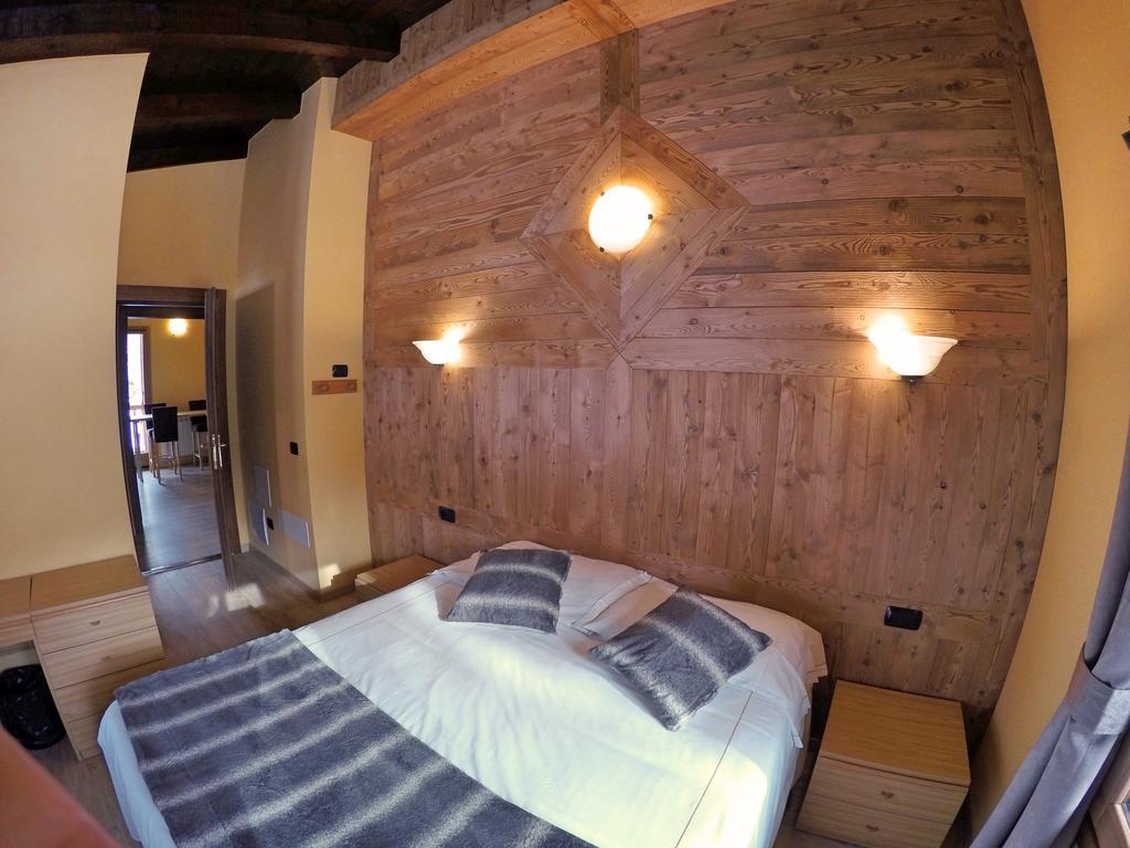Chalet Alpina Hotel & Apartments La Thuile Exterior photo