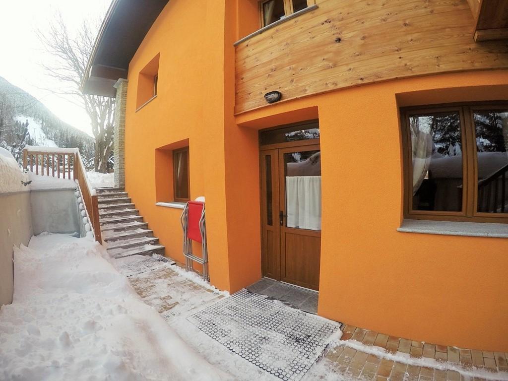 Chalet Alpina Hotel & Apartments La Thuile Exterior photo