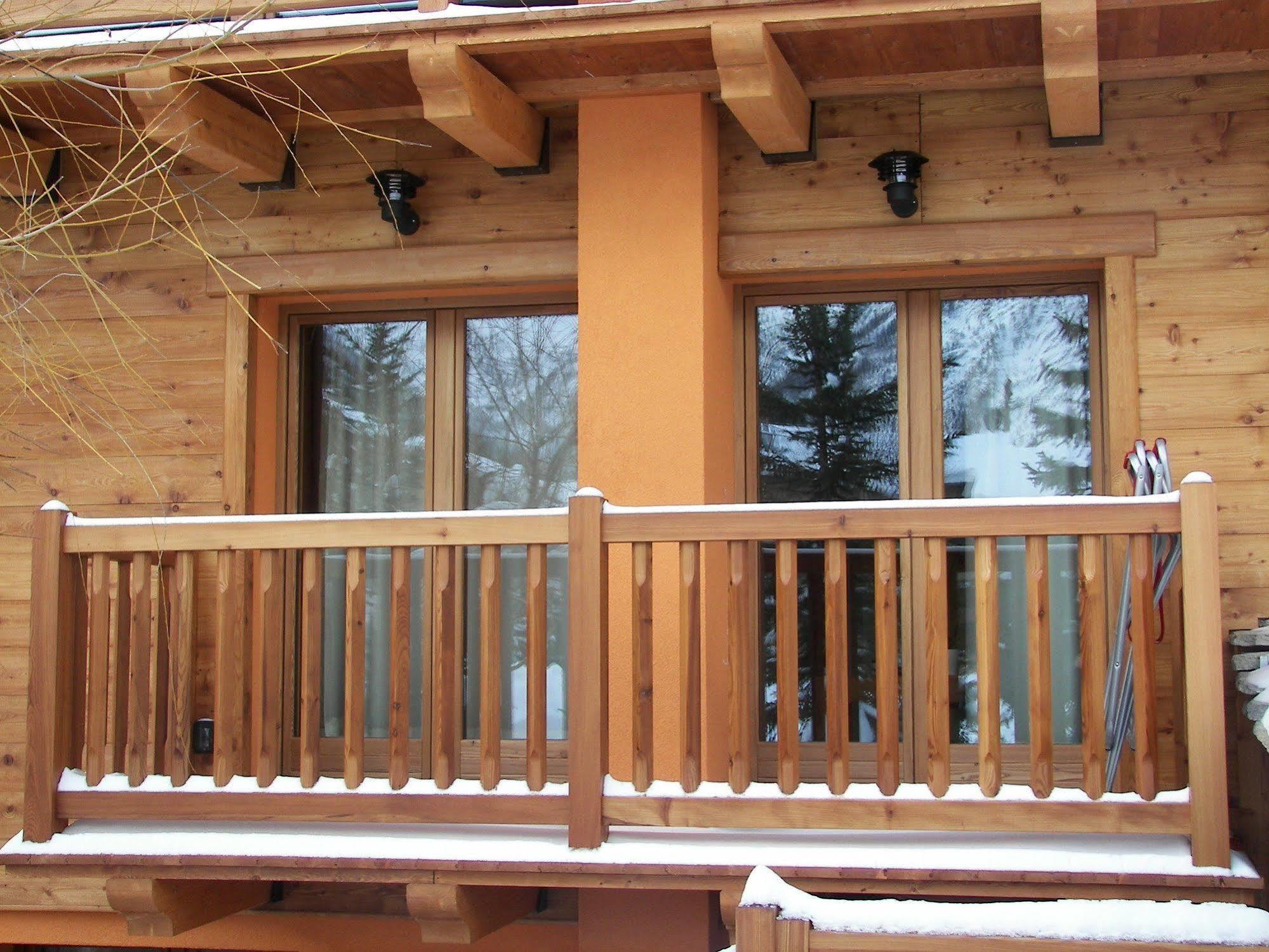 Chalet Alpina Hotel & Apartments La Thuile Exterior photo